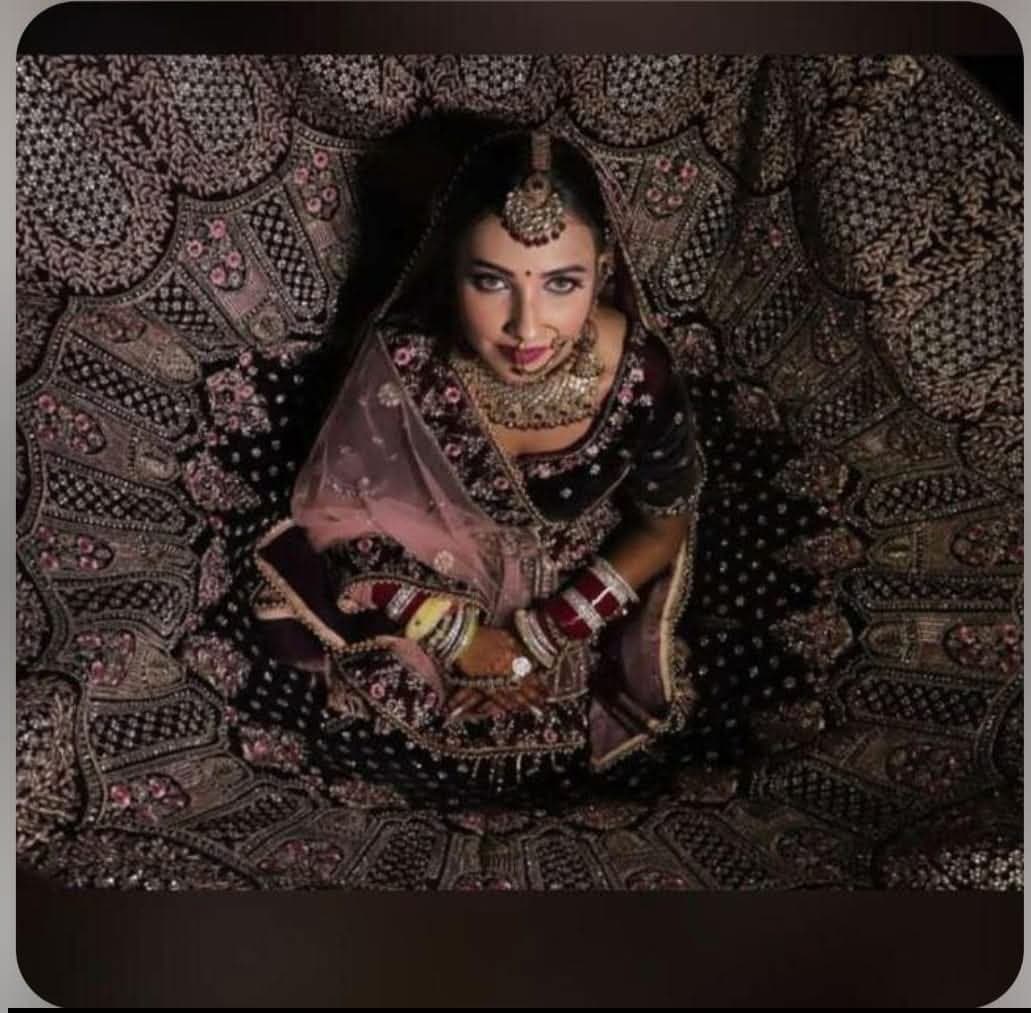 Ekta Parlour hero visual