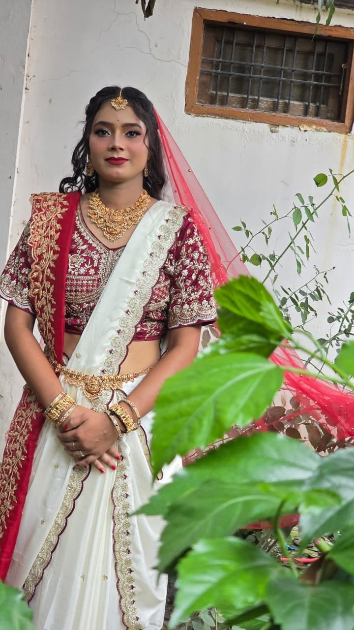 Divy makeup studio and acedmy gallery image 3