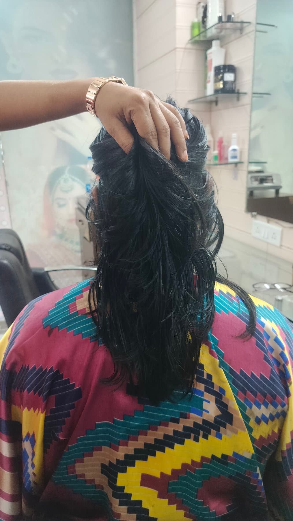 Gunj beauty parlour hero visual